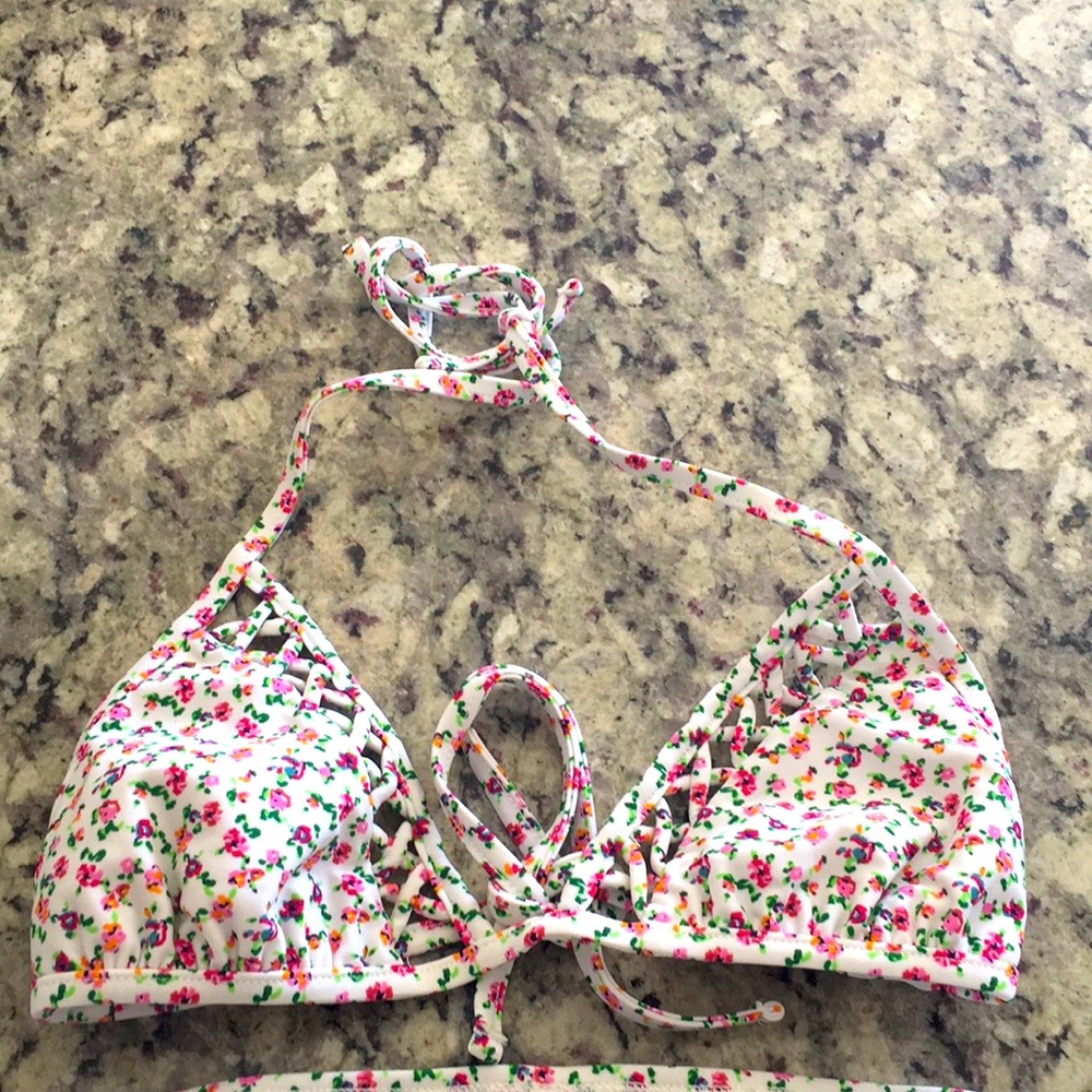 CANDIE’S Swim Floral Bikini Top S